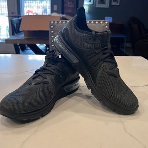 New Black Nike AIRMAX Womens